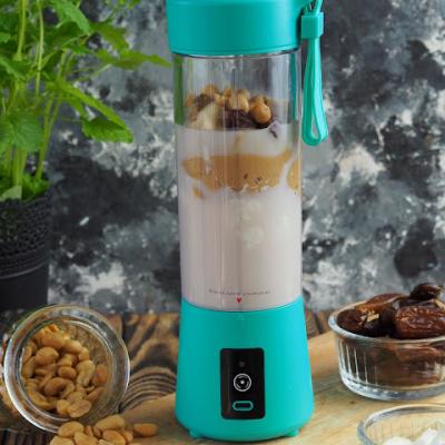 China Hot Selling Car Amazon Sports Blender Rechargeable On Go Portable Blender for sale