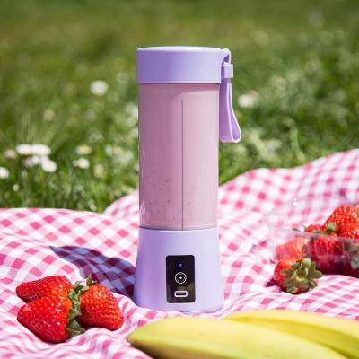 China Car Factory Design USB Sports Blender 400ml Size Personal Blender USB Rechargeable Juicer Cup for sale