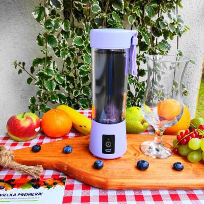 China Car Factory Design Safety 400ml Fruit Juicer Bottle Portable USB Juicer Blender Cup for sale