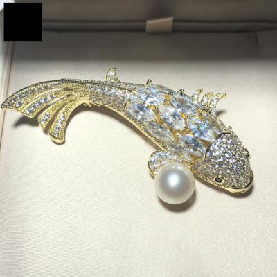 China Vintage Fish Phoenix Atmosphere Luxury Animal Copper Rhinestone Brooch Cubic Zircon Imitated Pearls Fish Zircon Brooch for sale