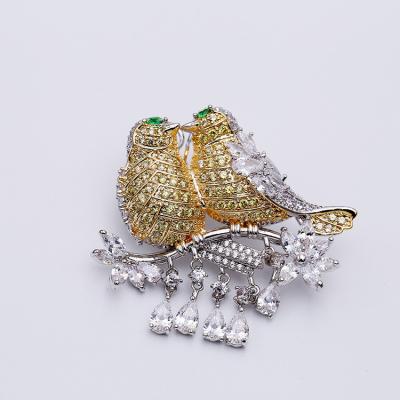 China Crystal Luxury High Grade Color Zircon Quality Cloth Accessories Decoration Love Bird Brooch Pin for sale