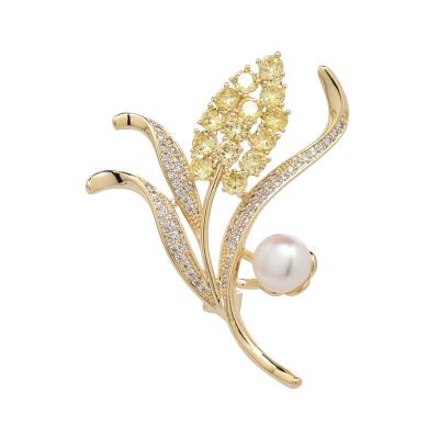 China Crystal Zircon Pearl Safety Ear Wheat Pin Group Flower Pink Brooches Exquisite Geometric Copper Brooch Shape Ear Wheat Pin for sale