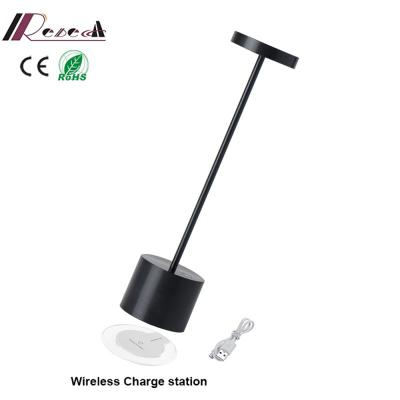 China Modern Trolley Low Charging Table Lamp USB CE&RoHs Wireless Aluminum Bedside Lamp for sale