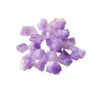 China Feng Shui Amethyst Group Small Wholesale Natural Raw Quartz Chips Healing Reiki Stone Points Specimen Home Decoration Minerals Ornament for sale