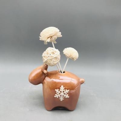 China Eco-friendly Decor Snowflake Deer Shape Brown Ceramic Vases for sale