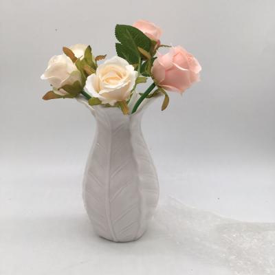 China Hot Selling Eco-friendly Porcelain Flower Vase Eco-Friendly, Handmade HOT SALE for sale