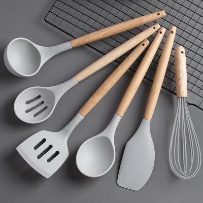 China Kitchen Viable Cookware Wooden Handle Kitchen Tools Shovel Colander Spoon Beater Silicone Utensil Kitchen Squeese Set for sale