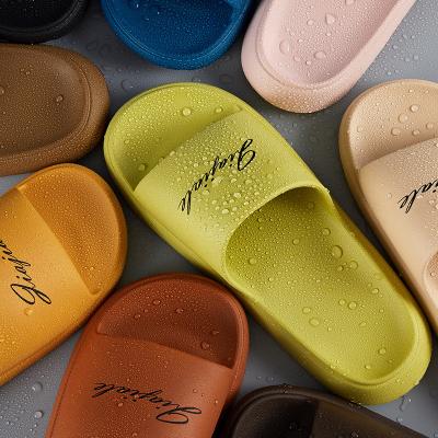 China Fashion Trend Lightweight Home Casual Slippers Eva Indoor Slippers In Man's Woman's Slippers Bathroom Slippers for sale