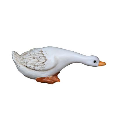 China Custom minimalist resin goose statue for garden and aquarium decor cute resin goose and other resin craft product for sale