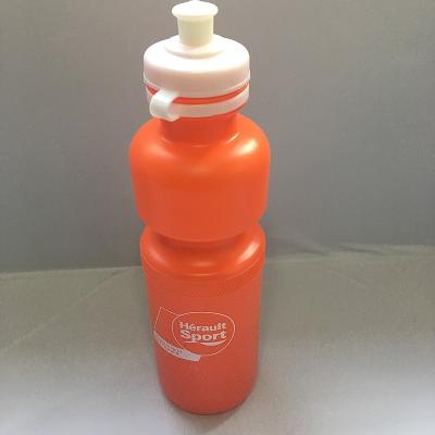 China New Viable Outdoor Cycling Bicycle Sports PE Recycling Water Bottle With Dust Cover for sale