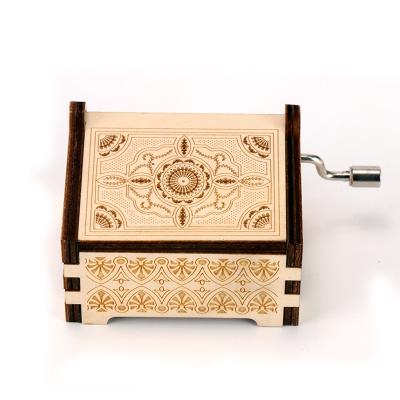 China Children's Toy & Lovely Room Decoration Christmas Music Box, Creative Christmas Wooden Assembled Hand Crank for sale