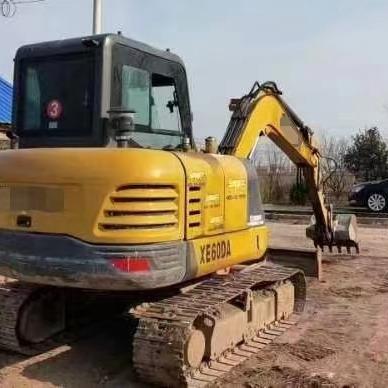 China 60D  digger earth-moving machinery mini digger 90%new used excavator 0.23 for sale