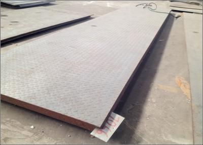 Chine 4 * 8' plaque d'acier à carreaux en métal SS400 avec le métier galvanisé plongé chaud à vendre