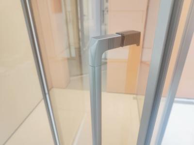 China Corrosion Proof Bathroom Glass Door Handle Modern Style Customized for sale