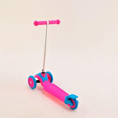 China China Sturdy Pink 3 Wheel Weped E Scooter Pedal Foot Fast Scooter Pp+Aluminum Material for sale