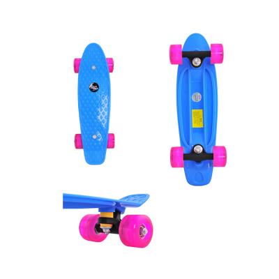 China Small Portable 17inch Plastic Skateboard With 4 Flashing Coloful PU Wheels With Child for sale