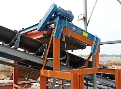 중국 자발적인 풀기 영구 자석 철 제거기 300mm 산업 컨베이어 시스템 판매용