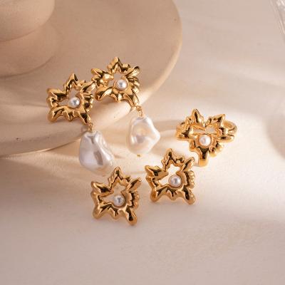 China TRENDY Flower Pearl Pendant Earring 18k Stainless Steel Gold Plated Pearl Delicate Design Drop Earrings for sale