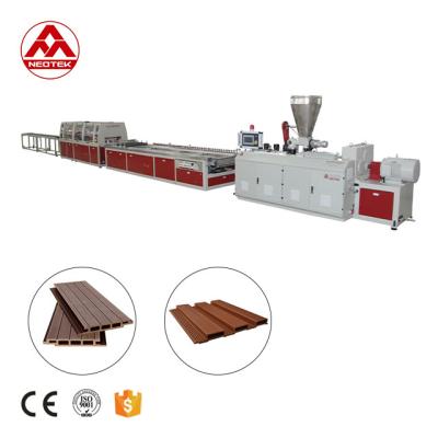 China Op maat gemaakte 132 1 Schroef L/D-verhouding Co-roterende kegelvormige tweeschroef PVC WPC-extrusielijn Te koop