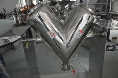 China Stainless Steel V Type Dry Powder Mixing Machine With Vacuum Pump for sale