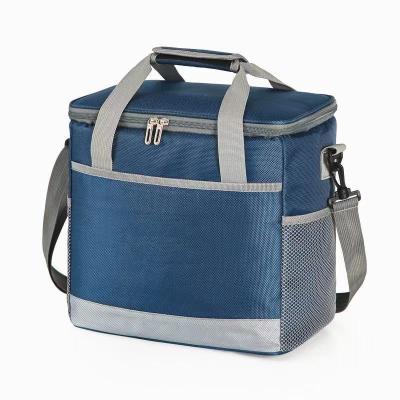 China Waterproof Lunch Bag Insulated Amazon Oxford Cloth Small Cooler Bags For Lunch Picnic 30X19X29CM 24PCS/PACK for sale