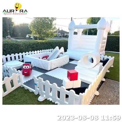 Cina Indoor Playground Soft Play Black And White Kids Outdoor Playground With Bouncer in vendita