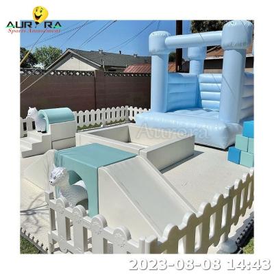 China Blue Inflatable Bouncer Soft Play Sets Kids Play Park Ball Pit con tobogán al aire libre en venta