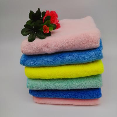 China Compressed Coral Microfiber Towel Roll Fleece Towel Coral Fleece Towel for sale