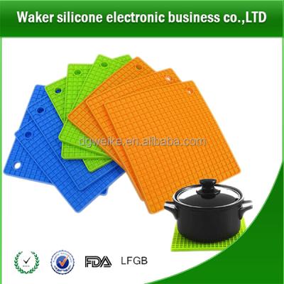 China China silicone foldable heat resistant tripod/silicone rubber hot pads holder/silicone pot for sale