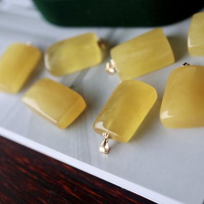 China Vintage Wholesale 18k Gold Natural Amber Crystal Clear Baltic Sea Custom Full Square Jewelry Pendants for sale