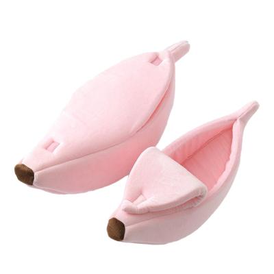 China Hot Wholesale Pet Cat Plush Shape Banana Shape Travel Maker Bed For Cats Dogs Pet Accessories for sale