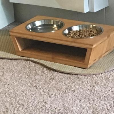 China Sustainable High Dog Rolls Raised Pet Bowls With Stand For Dogs And Cats Adjustable Bamboo Feeder With 2 Stainless Steel Bowls for sale