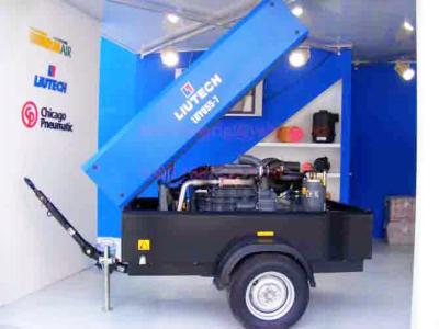 China Portable Screw Air Compressor , Diesel Engine Hole Drilling Air Pressure Compressor for sale