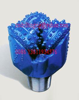 China API Sealed Steel Tooth Tricone Drill Bit for Rotary Mining Drilling IADC 214 / 215 / 216 / 217 for sale