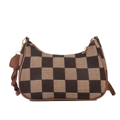 China Lady Net red chessboard retro lattice soft texture shoulder messenger bag women fashion armpit bag 2022 new one for sale