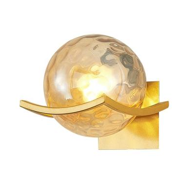 中国 Luxury Metal Beautiful Wall Lamp Indoor Modern Led Wall Light For Home Hotel Bedroom Reading Light Nordic Creative Crystal Glass Ball Lamp 販売のため