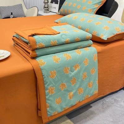 China 100% Cotton Printed Fabric Sustainable For Baby Summer Quilt Thin Cool Washable Skin Friendly Air Conditioning Think Quilt for sale