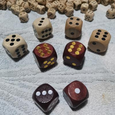 China Wholesale Custom Wood Wooden Dice Set Nature Dice in Bulk for sale