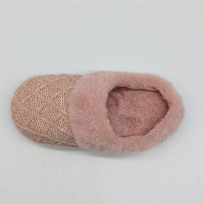 China Newest Fashion Trend Custom Fashion Autumn Spring Winter Warm Fluffy Furry Fur Slippers For Women for sale