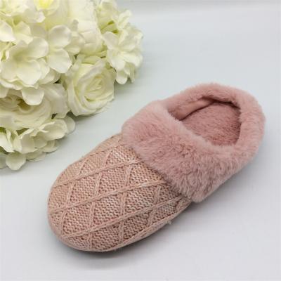 China Fashion Trend Fashion Women Lace Knitted Luxury Furry Slides For Winter Fur Designer Women Slippers for sale