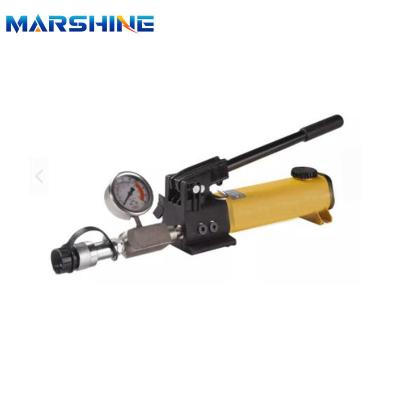 China Horizontal Position Shaft Handheld Cp-700 Manual Hydraulic Pump for sale