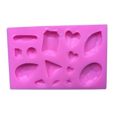 China Sustainable 14 Cavities Silicone Heart Diamond Gemstone Shape Candy Mold Kitchen Tool for sale