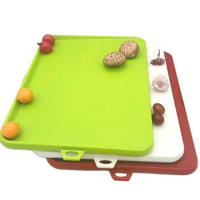 China Viable China Unique Plastic Double Sided Kitchen Accessories Novelty PP Cutting Board Red Green White Cutting Plate for sale