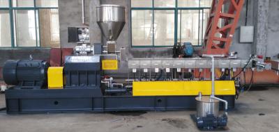 中国 High Capacity PET Pelletizing Machine PVC Recycle Twin Screw Extruder Water Flushing Strands Pelletizing Line 販売のため