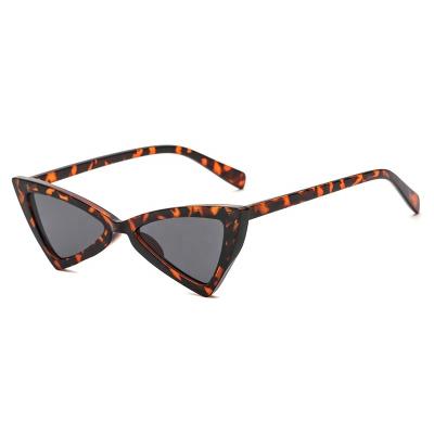 China 2021 Hot selling PC frame sunglasses Triangle decorative glasses small frame sunglasses à venda