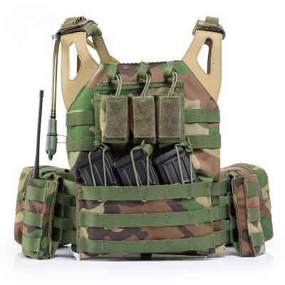 中国 Outdoor activity adjustable airsoft tactical military vest, 600D polyester military molle tactical vest 販売のため