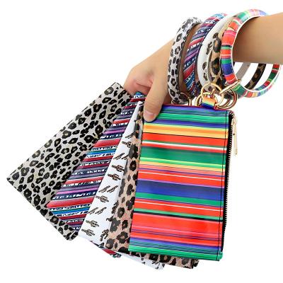 China Hot Selling Leather Main Chain Wallet Girl Purse PU Leather Wristlet Card Holder Amazon Daily Life For Women Phone Purse for sale