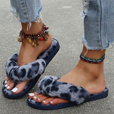 China Fashion Trend High Quality Soft Leopard JEAN Women's Fluffy Slippers Flip Flops Outer Wear Slippers for sale