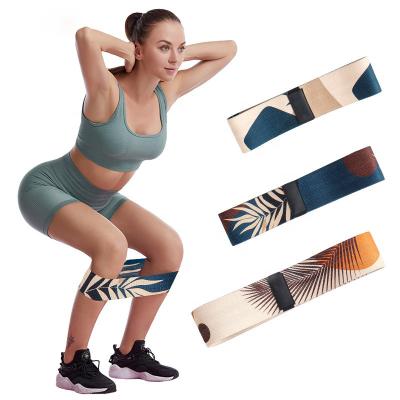 China 2021 Maple Leaf Fabric Latex Yoga Workout Fitness Resistance Loop Booty Band Set Custom Printed Silk Elastic Banda de resistencia for sale