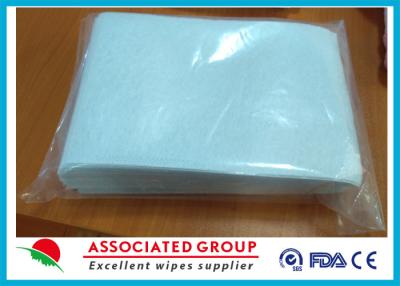 China Non Woven Wet Wash Glove Spunlaced Cross Lappe Square Shape For Scrubbing Body for sale